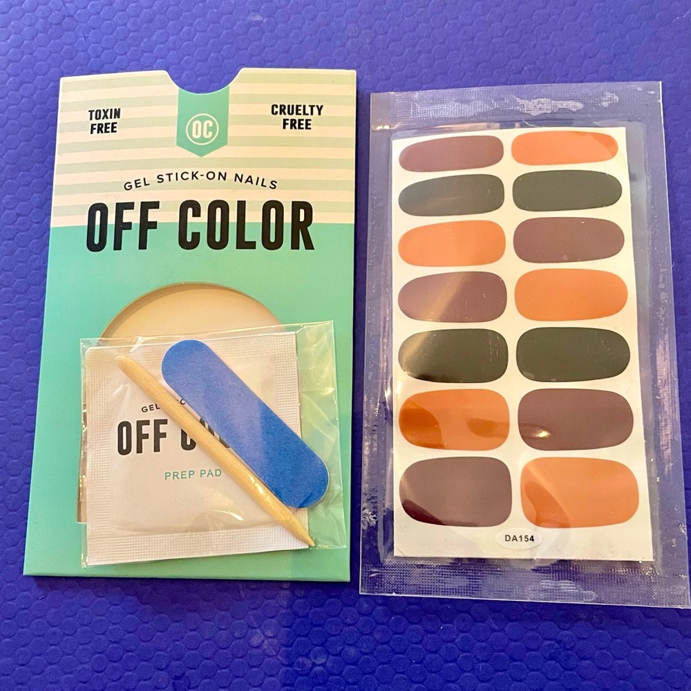 🥳2/$15-Off Color Brand Easy Gel Stick-On Nails “Pumpkin Spice” Brown Shades NWT